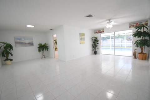 701 NW 6th Drive, Boca Raton FL - photo 8 of 31
