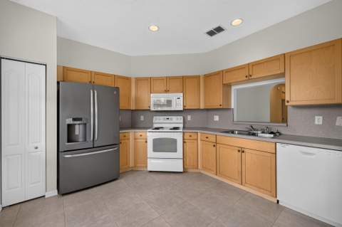9810 SW Eastbrook Circle, Port St. Lucie FL - photo 13 of 49