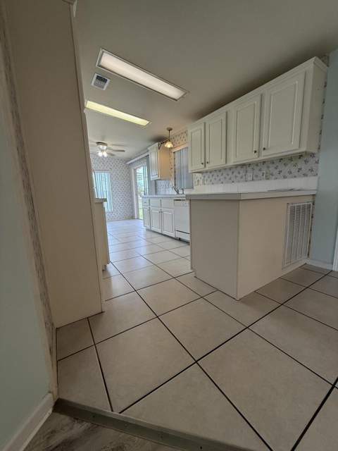 294 Kingfisher Avenue, Fort Pierce FL - photo 9 of 37