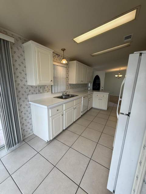 294 Kingfisher Avenue, Fort Pierce FL - photo 12 of 37
