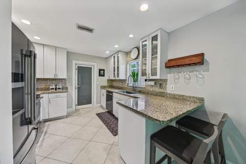 3652 NE 18th Avenue, Oakland Park FL - photo 13 of 49