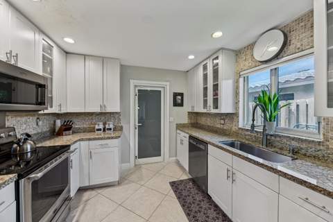 3652 NE 18th Avenue, Oakland Park FL - photo 12 of 49