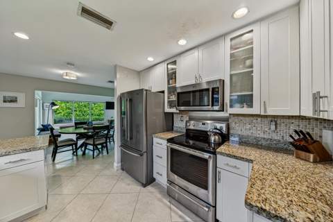 3652 NE 18th Avenue, Oakland Park FL - photo 17 of 49