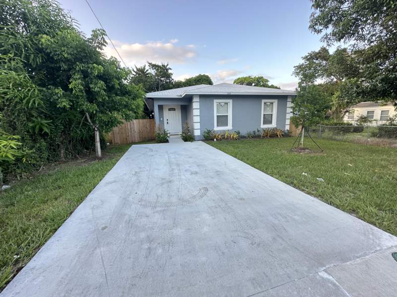4 bedroom Single Family Residence at 723 20th Street, Washington Heights, West Palm Beach — photo 2