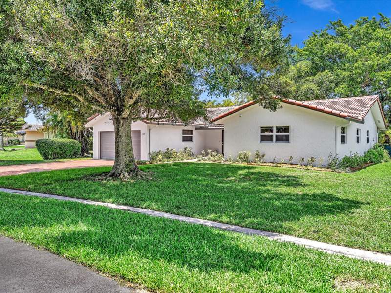 4 bedroom Single Family Residence at 11115 NW 37th Street, Windings, Coral Springs — photo 3