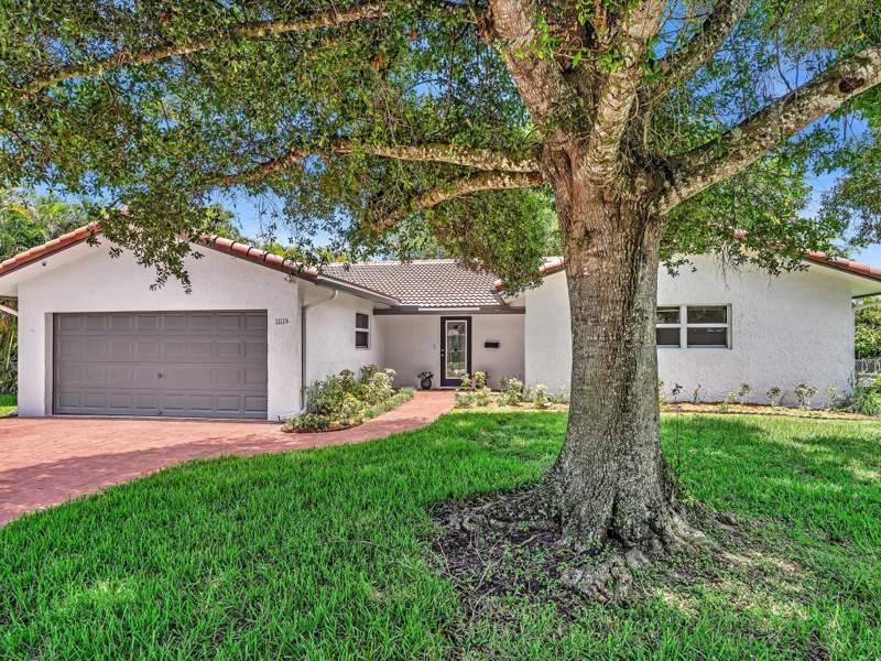 4 bedroom Single Family Residence at 11115 NW 37th Street, Windings, Coral Springs — photo 4