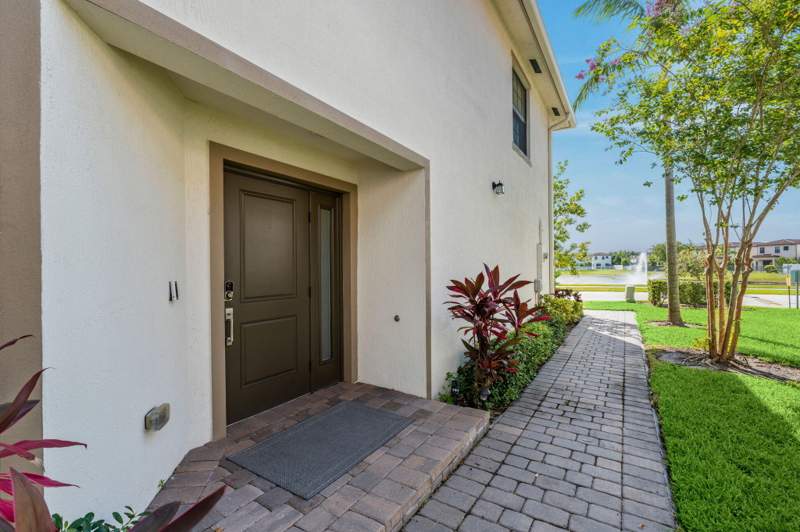 3 bedroom Townhouse at 6001 Woods Edge Circle, Mediterranea, Riviera Beach — photo 3
