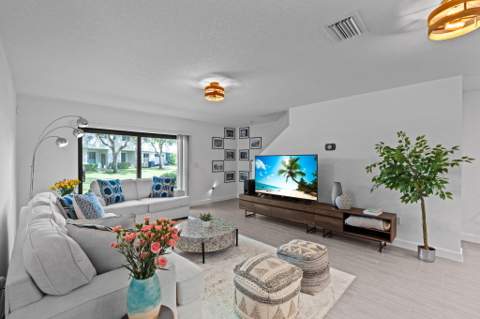 6001 Woods Edge Circle, Riviera Beach FL - photo 14 of 50