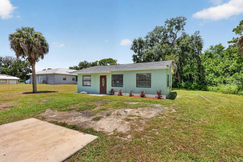 2 bedroom Single Family Residence at 2205 N 44th Street, Harmony Heights No 4, Fort Pierce — photo 2