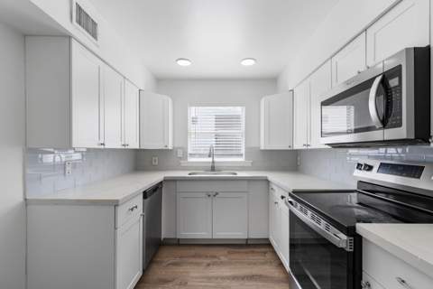 526 38th Street, West Palm Beach FL - photo 8 of 33
