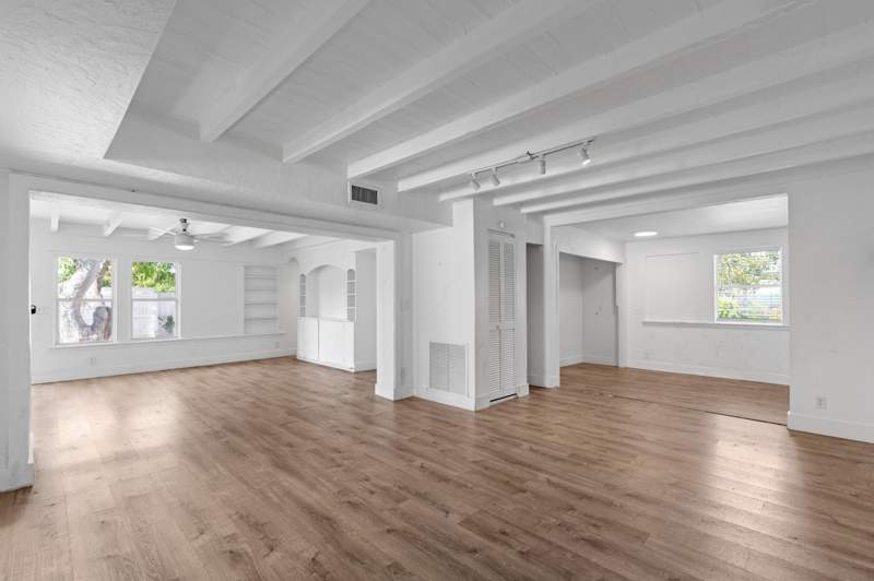 7 bedroom Single Family Residence at 526 38th Street, Northwood Add, West Palm Beach — photo 3