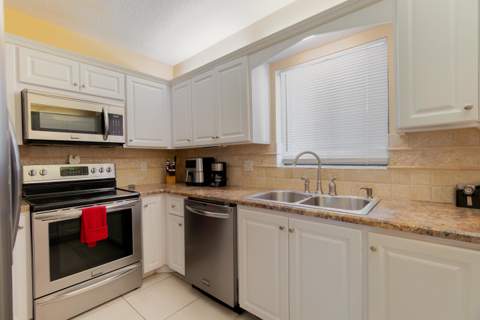 12524 Shoreline Drive #302, Wellington FL - photo 12 of 31