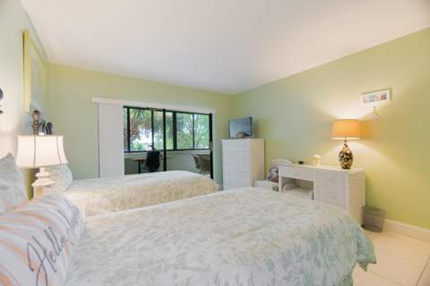 12524 Shoreline Drive #302, Wellington FL - photo 16 of 31