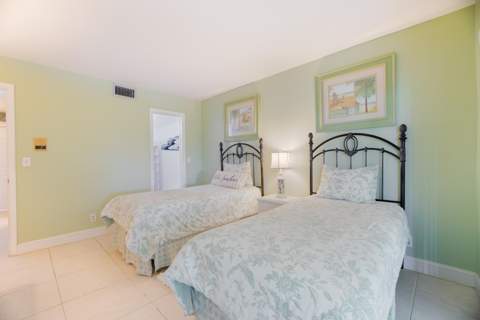 12524 Shoreline Drive #302, Wellington FL - photo 17 of 31