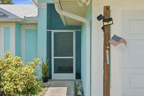 1074 SW Barbarosa Avenue, Port St. Lucie FL - photo 6 of 44