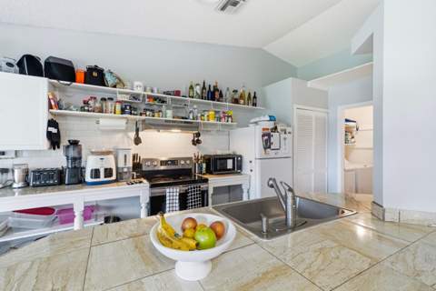 1074 SW Barbarosa Avenue, Port St. Lucie FL - photo 14 of 44