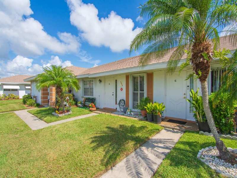 1 bedroom Condominium at 1212 S Lakes End Drive #C, High Point Of Fort Pierce Condominium Section 2, Fort Pierce — photo 1