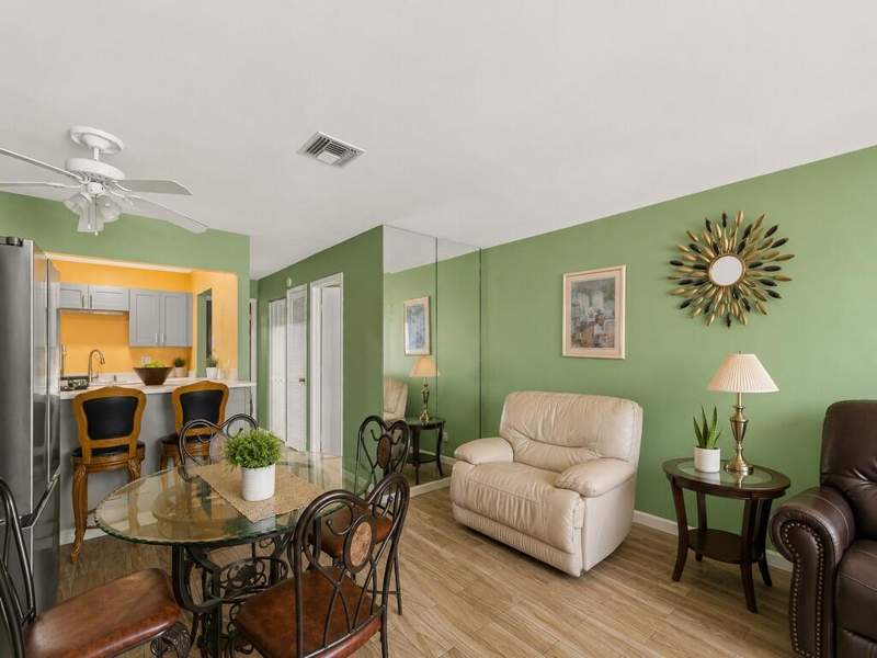 1 bedroom Condominium at 1212 S Lakes End Drive #C, High Point Of Fort Pierce Condominium Section 2, Fort Pierce — photo 4
