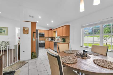 651 SW 176th Avenue, Pembroke Pines FL - photo 10 of 30