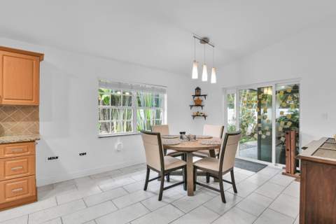 651 SW 176th Avenue, Pembroke Pines FL - photo 8 of 30