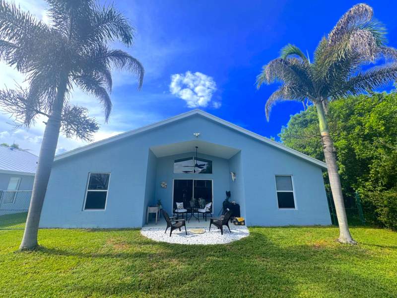 2 bedroom Single Family Residence at 2414 SW Regency Road, St Lucie Falls (Aka River Forest), Stuart — photo 3