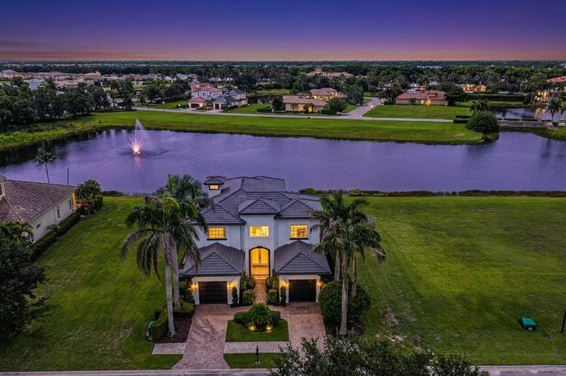 5 bedroom Single Family Residence at 146 SE Bella Strano, Tesoro Plat No 2, Port St. Lucie — photo 3