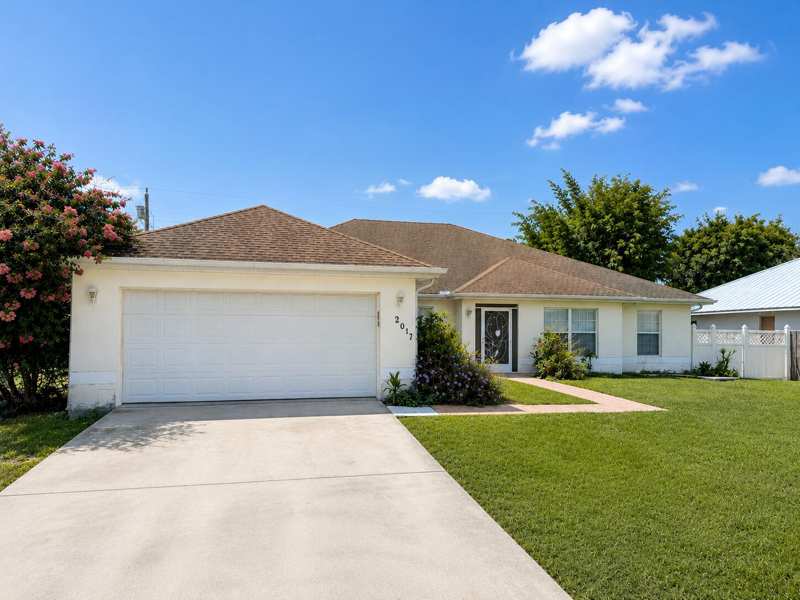 4 bedroom Single Family Residence at 2017 SE Dranson Circle, Port St Lucie Section 40, Port St. Lucie — photo 1
