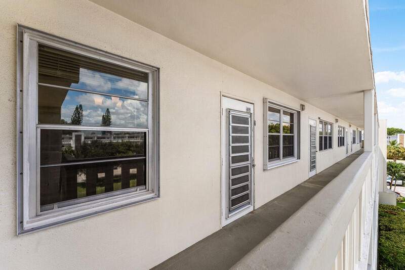 2 bedroom Condominium at 4019 Cambridge A, Century Village, Deerfield Beach — photo 2