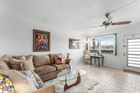 4019 Cambridge A, Deerfield Beach FL - photo 9 of 49