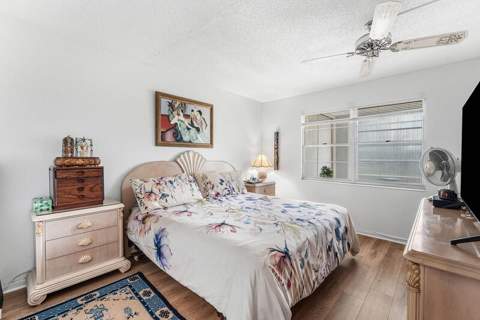 4019 Cambridge A, Deerfield Beach FL - photo 10 of 49