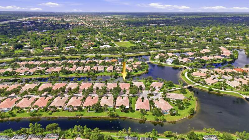 2 bedroom Villa at 8450 Saint Johns Court, Villagewalk Of Wellington 5, Wellington — photo 2