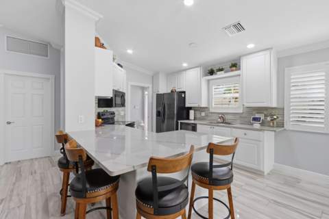 8450 Saint Johns Court, Wellington FL - photo 18 of 46