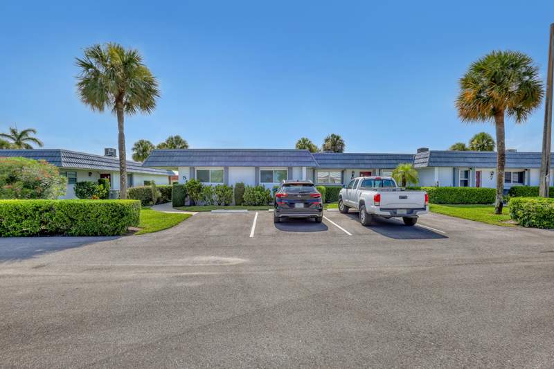 2 bedroom Villa at 2886 Fernley Drive #5, Cresthaven Cond Townhomes Sec 1, West Palm Beach — photo 2