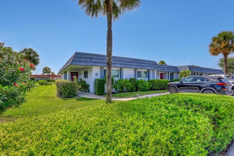 2 bedroom Villa at 2886 Fernley Drive #5, Cresthaven Cond Townhomes Sec 1, West Palm Beach — photo 3