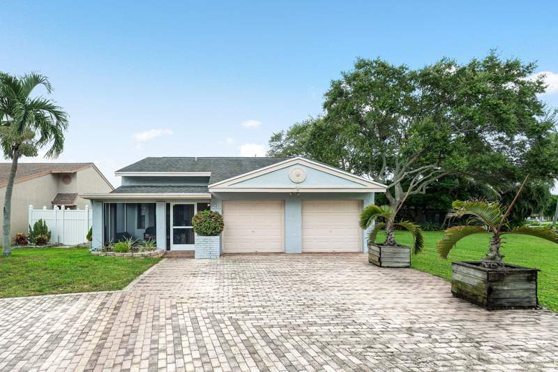 3 bedroom Single Family Residence at 28 Paxford Lane, Boynton Lakes 6, Boynton Beach — photo 2