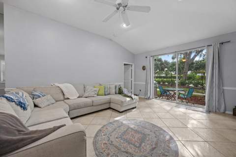6957 Blue Skies Drive, Lake Worth FL - photo 6 of 22