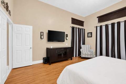 16483 NW 12th Street, Pembroke Pines FL - photo 17 of 45