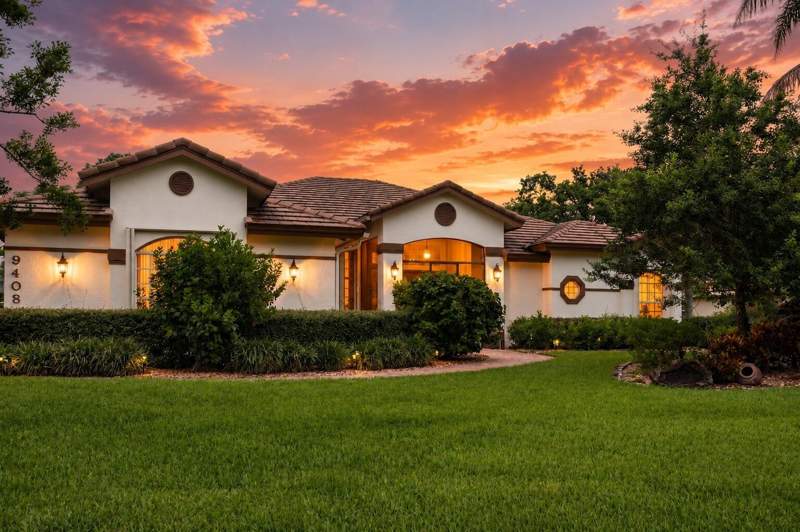 3 bedroom Single Family Residence at 9408 Meadowood Drive, Monte Carlo Country Club Unit 1, Fort Pierce — photo 2