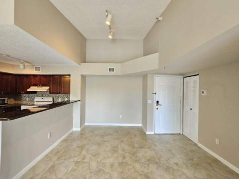 140 Yacht Club Way #305, Hypoluxo FL - photo 6 of 33