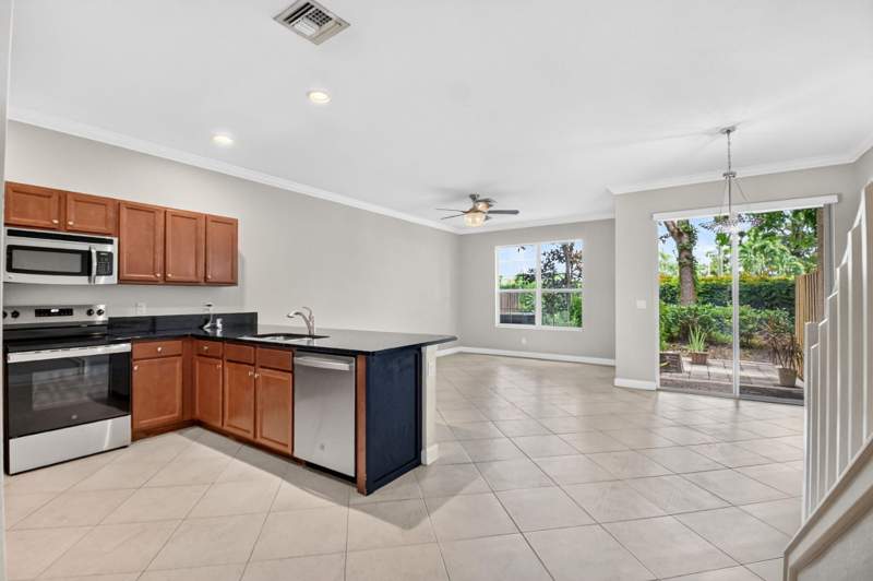4 bedroom Townhouse at 5045 Ellery Terrace, Charleston Commons, West Palm Beach — photo 4
