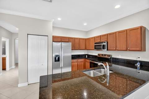 5045 Ellery Terrace, West Palm Beach FL - photo 9 of 33