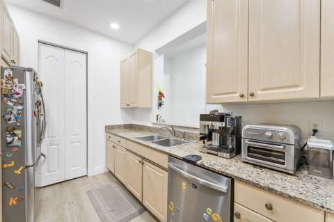 4414 Morgan Lane, Davie FL - photo 8 of 42
