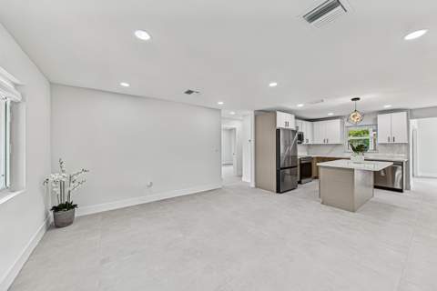 350 NE 42nd Street, Oakland Park FL - photo 11 of 42