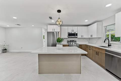 350 NE 42nd Street, Oakland Park FL - photo 13 of 42