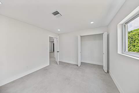 350 NE 42nd Street, Oakland Park FL - photo 18 of 42