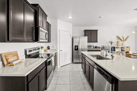 4589 SW Uleta Street, Port St. Lucie FL - photo 9 of 38