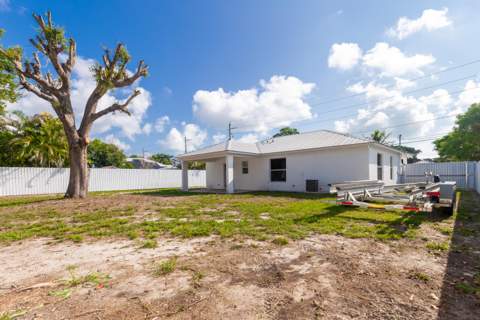 5060 SE Ebbtide Avenue, Stuart FL - photo 24 of 25