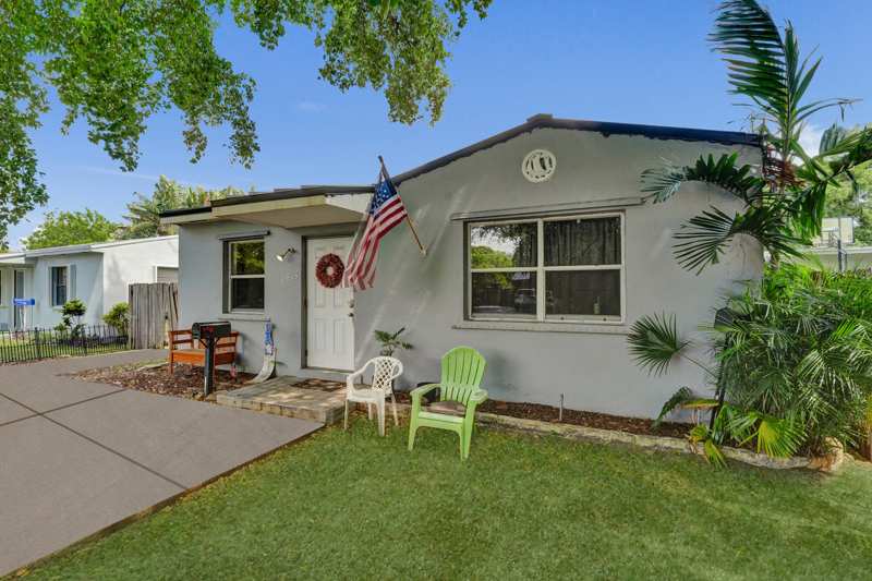 6 bedroom Single Family Residence at 2815 Adams Street, Hollywood Little Ranches, Hollywood — photo 1