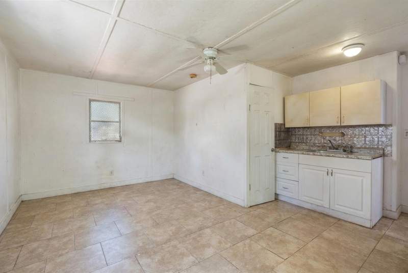 1 bedroom Single Family Residence at 612 3rd Avenue, Lake Worth Town Of, Lake Worth Beach — photo 3