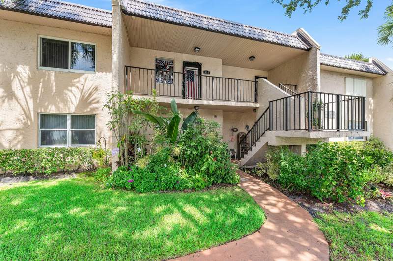 1 bedroom Condominium at 112 Lake Constance Drive, Golden Lakes Village Condo B C D, West Palm Beach — photo 2